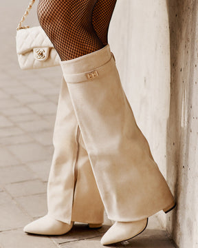 Amóra Noire - Shark Boots